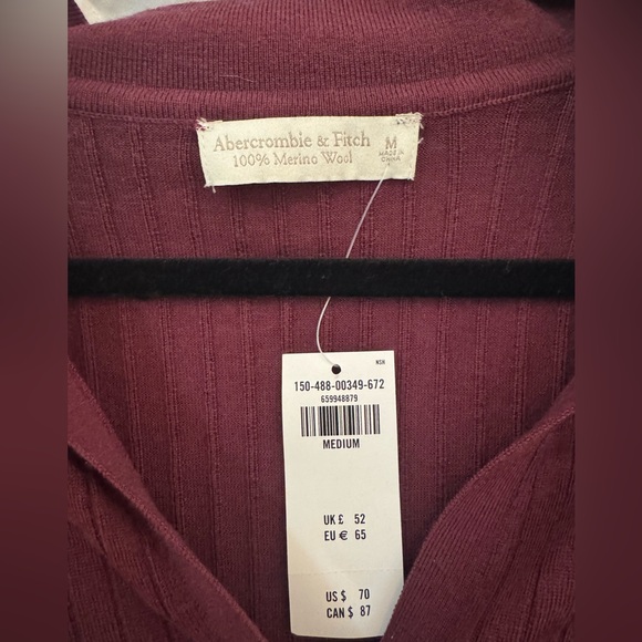 Abercrombie & Fitch Maroon Ribbed Button-Down 
Merino Wool Slim Collared Top - Picture 3 of 4